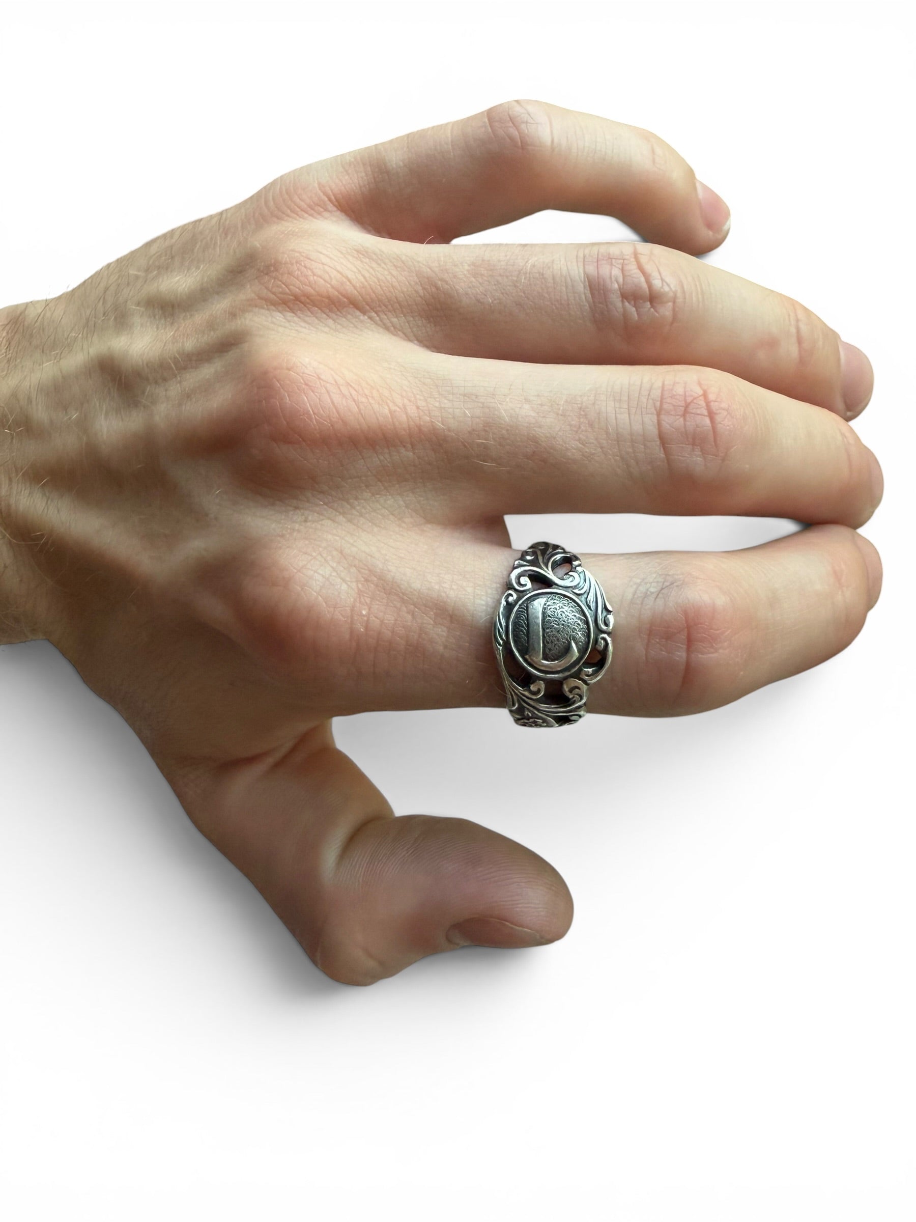Initiaal ring H,G,O,P,C,D,N,W,M
