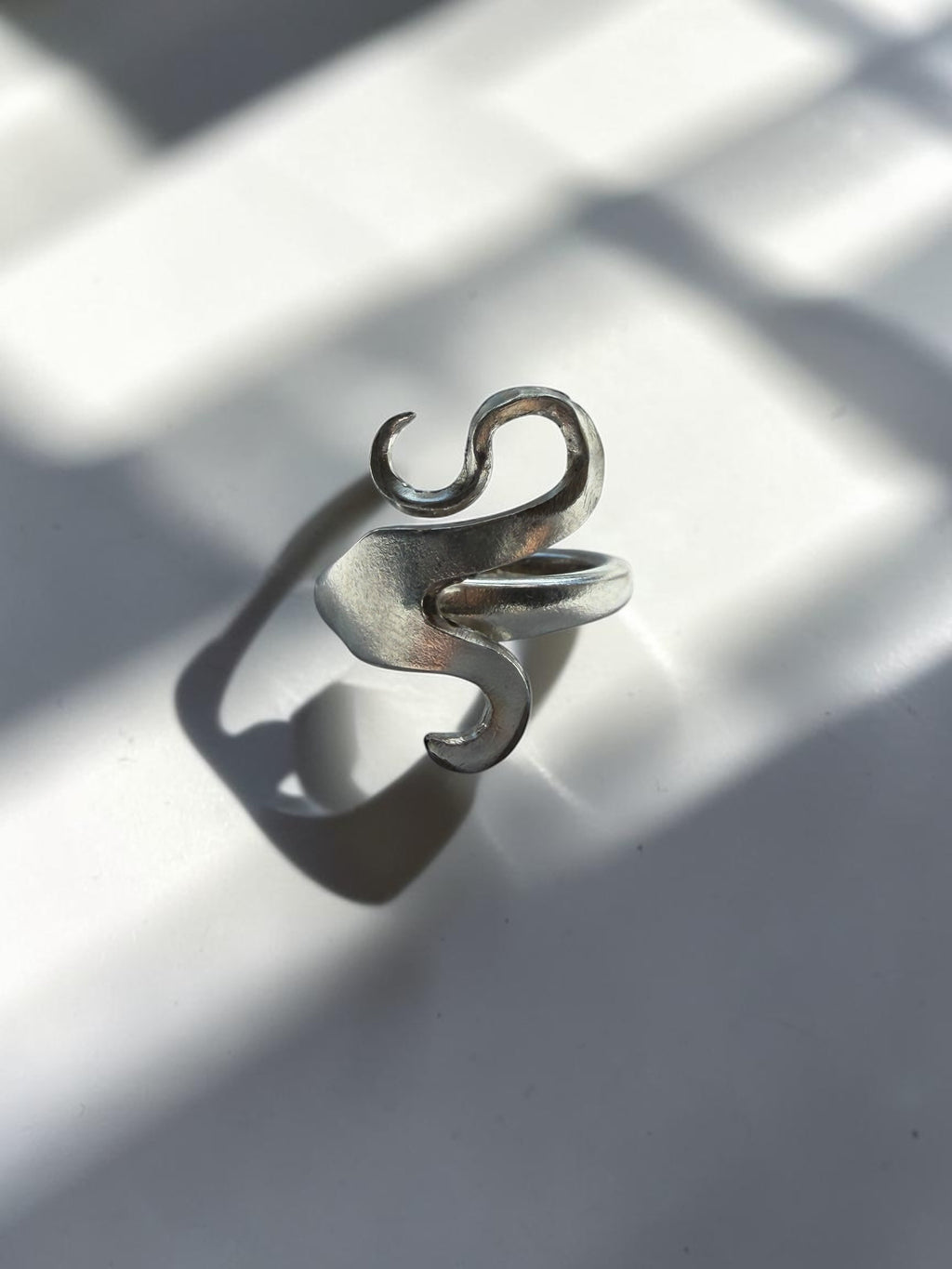Verzilverde vintage vork-ring