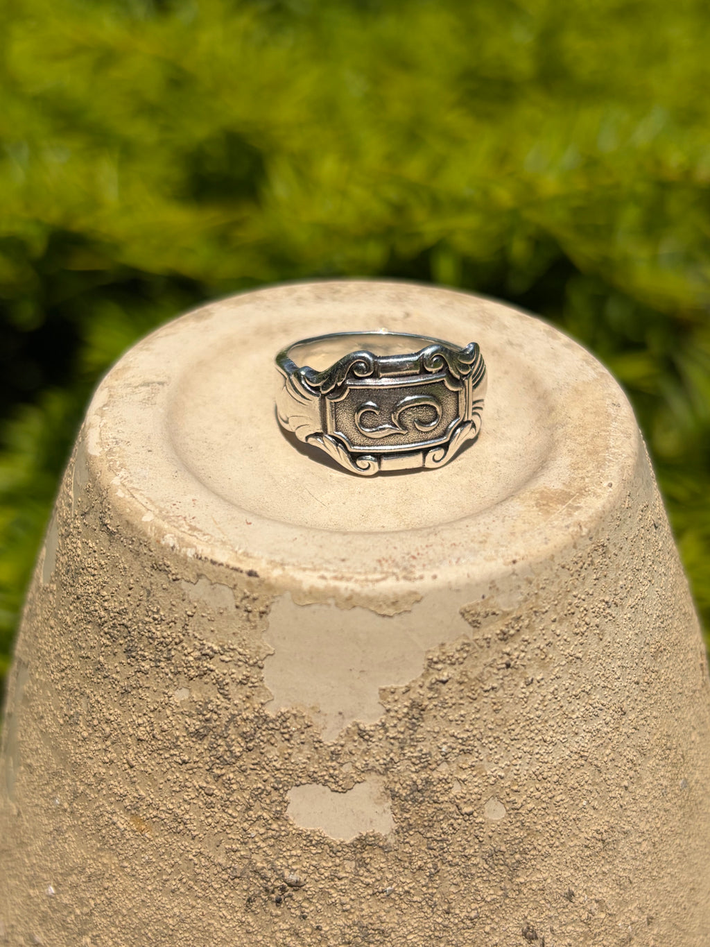 G vintage ring
