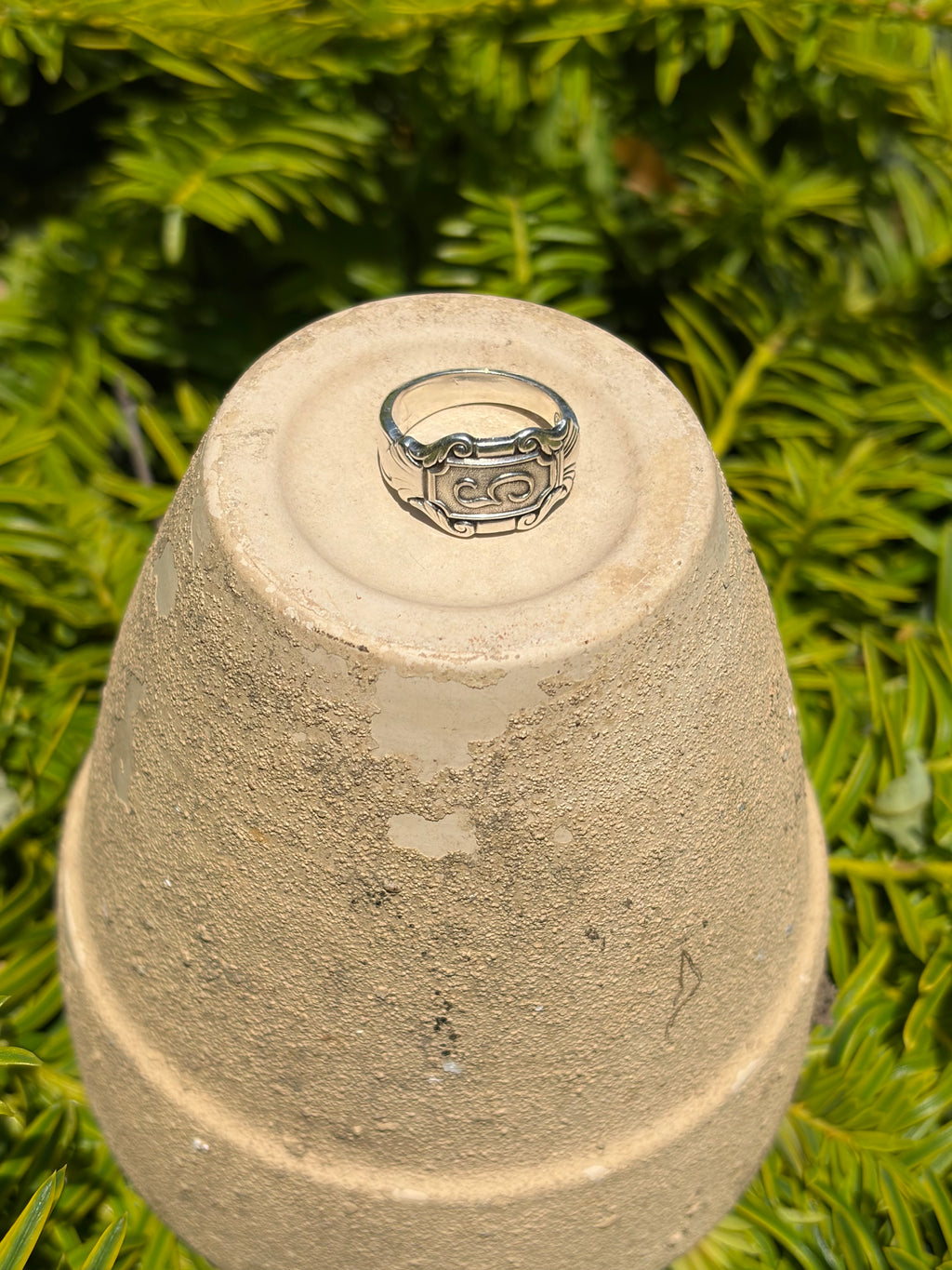G vintage ring